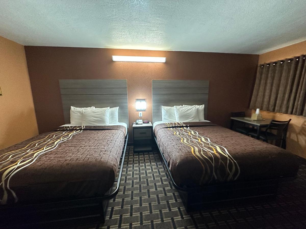 New Corral Motel Викторвилл Экстерьер фото